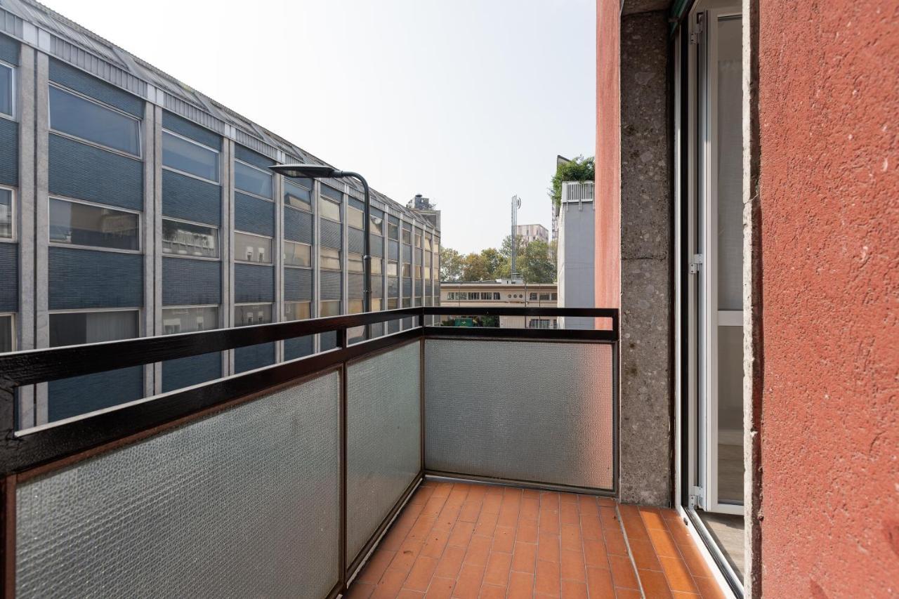 Cagnola Cozy Apartament With Balcony Milano Esterno foto